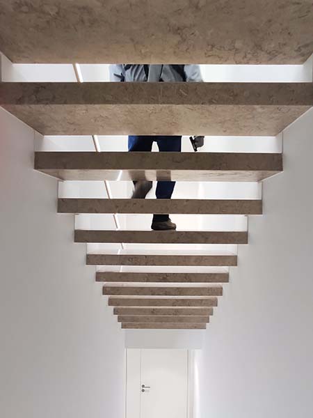escada suspensa - Casa B - Mário Lopes